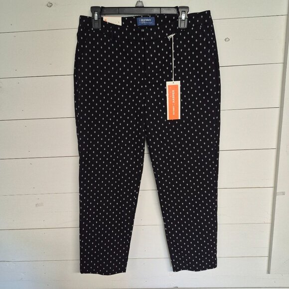 Old Navy Harper Mid-Rise Black & White Polka Dot Capi Pants Womens Size 8 - Picture 1 of 9